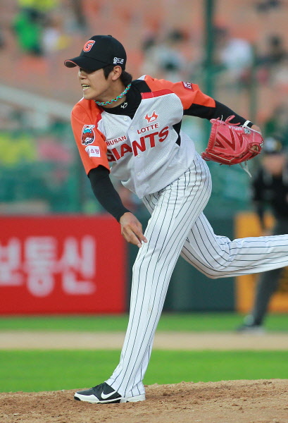 홍성민선수 역투